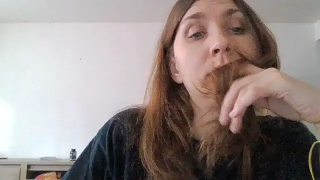 Snapshot of JasmineGlamour chatting on April 8, 2026, 5:25 pm JasmineGlamour online show from April 8, 2026, 5:25 pm