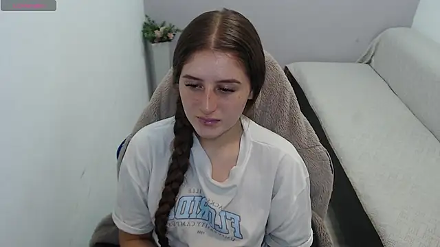 valerie diaz1 online show from November 5, 2025, 1:36 pm