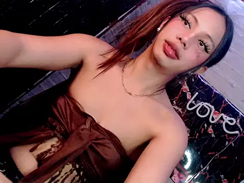 whiteladyboy online show from October 24, 2025, 8:02 am