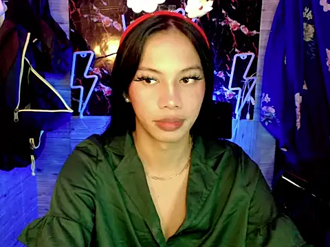 Snapshot of whiteladyboy chatting on December 20, 2025, 4:15 am whiteladyboy online show from December 20, 2025, 4:15 am