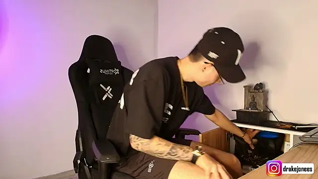 god drake online show from April 14, 2026, 6:24 pm