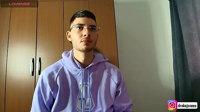 Snapshot of god_drake chatting on July 25, 2026, 11:49 am god drake online show from July 25, 2026, 11:49 am
