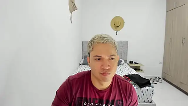 Snapshot of Valerioe chatting on May 23, 2026, 4:28 pm Valerioe online show from May 23, 2026, 4:28 pm