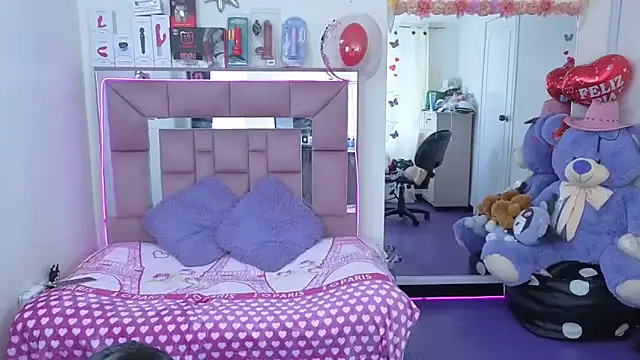 Snapshot of AriadnaCappelletty chatting on November 6, 2025, 4:22 pm AriadnaCappelletty online show from November 6, 2025, 4:22 pm