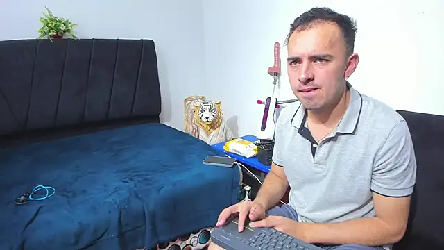 Snapshot of big-dicktop23 chatting on December 16, 2025, 1:43 am big-dicktop23 online show from December 16, 2025, 1:43 am