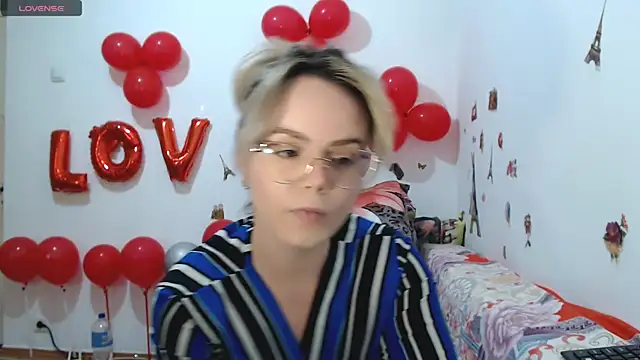 hotmilf4uxxx online show from March 4, 2026, 11:18 am