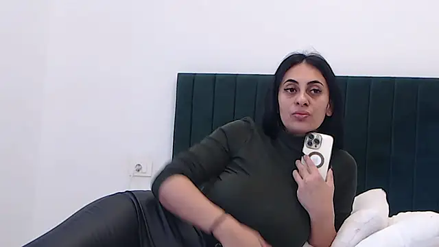 Aimeclark online show from November 22, 2025, 8:46 am