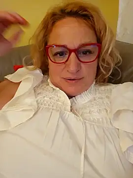 Snapshot of VirginiaNurse chatting on May 29, 2026, 10:27 pm VirginiaNurse online show from May 29, 2026, 10:27 pm