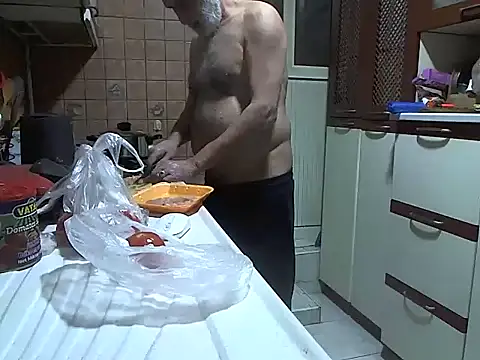 zormen355 online show from April 12, 2026, 8:01 pm