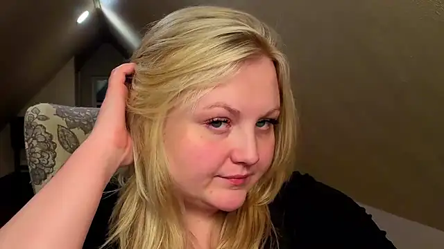 PhatAssBlond online show from May 9, 2026, 1:31 am