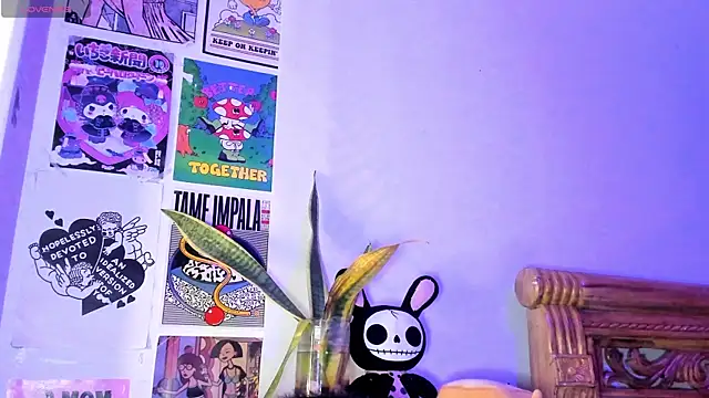 yourrosenrot online show from September 22, 2025, 12:05 am