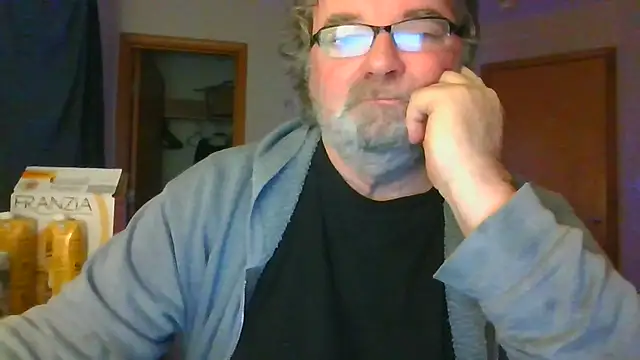 Snapshot of Doherty10 chatting on December 20, 2025, 8:01 pm Doherty10 online show from December 20, 2025, 8:01 pm