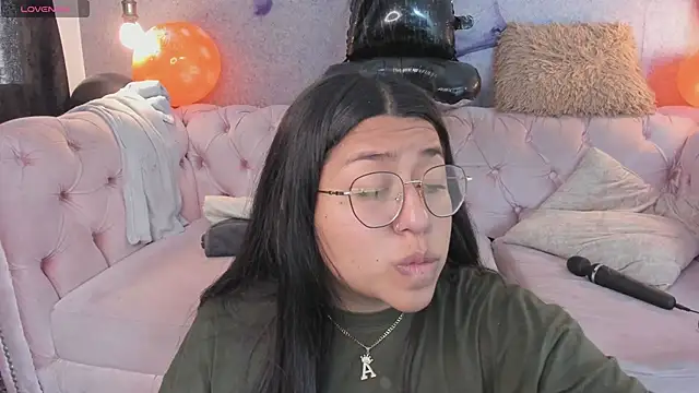 grace77   online show from November 1, 2025, 12:43 pm