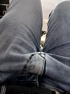 Snapshot of SplitPrestige19 chatting on December 14, 2025, 2:00 pm SplitPrestige19 online show from December 14, 2025, 2:00 pm