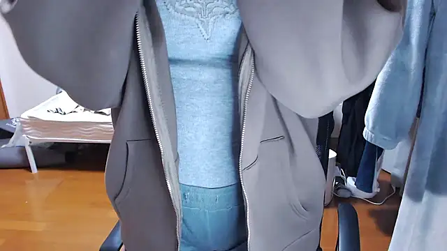 izumi  123 online show from April 23, 2026, 3:35 pm