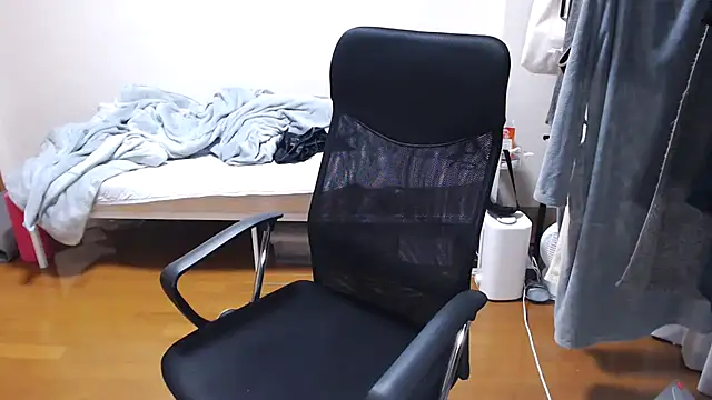 izumi  123 online show from April 6, 2026, 4:52 pm