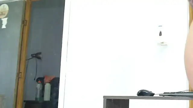 SWEETKAREN online show from November 9, 2025, 12:36 am