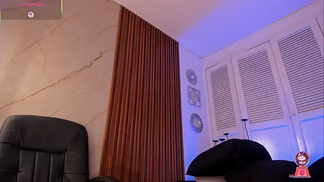 Emiilycollins online show from February 4, 2026, 4:51 am