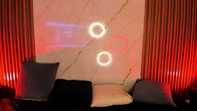 Emiilycollins online show from February 8, 2025, 8:10 pm