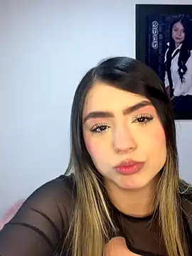 Amelia Honney  online show from October 13, 2025, 5:36 pm