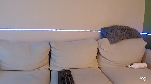 Snapshot of blue_and_peter chatting on February 14, 2025, 8:31 am blue and peter online show from February 14, 2025, 8:31 am