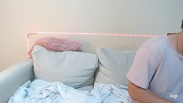 Snapshot of blue_and_peter chatting on March 6, 2025, 11:25 am blue and peter online show from March 6, 2025, 11:25 am