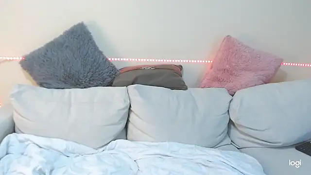 Snapshot of blue_and_peter chatting on February 28, 2025, 5:48 am blue and peter online show from February 28, 2025, 5:48 am