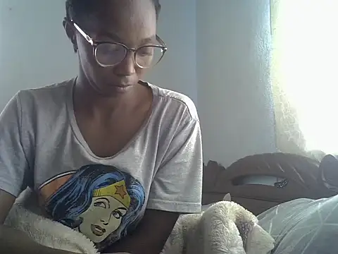 ElianeHot online show from June 5, 2026, 7:47 am