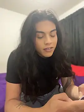 Snapshot of Ariana_Rodriguez_ chatting on June 11, 2026, 12:43 am Ariana Rodriguez online show from June 11, 2026, 12:43 am