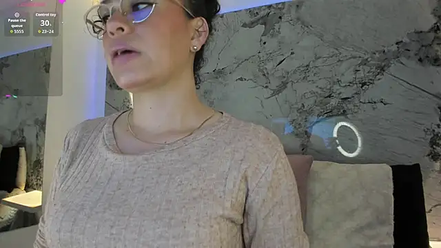 LIZ HOLMES online show from December 16, 2025, 10:52 am