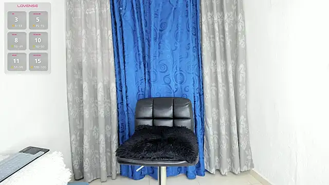 Snapshot of Alannis_Blue1 chatting on June 18, 2026, 5:51 pm Alannis Blue1 online show from June 18, 2026, 5:51 pm