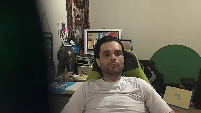 Snapshot of GForceSavage chatting on May 5, 2026, 11:30 pm GForceSavage online show from May 5, 2026, 11:30 pm