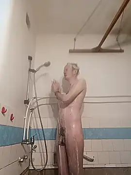 Julien emperor online show from December 31, 2024, 5:40 pm