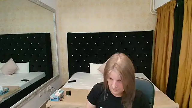 Snapshot of Lilly_hott chatting on November 16, 2025, 7:51 pm Lilly hott online show from November 16, 2025, 7:51 pm