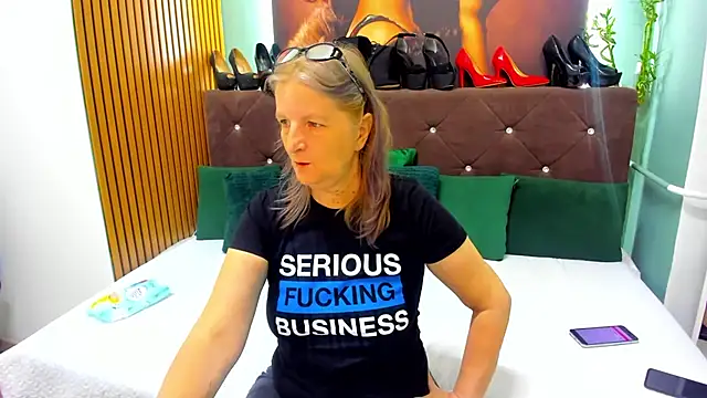 Snapshot of Lilly_hott chatting on September 18, 2025, 6:11 pm Lilly hott online show from September 18, 2025, 6:11 pm