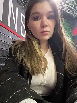 Snapshot of PumaShyXD chatting on December 17, 2025, 9:58 am PumaShyXD online show from December 17, 2025, 9:58 am