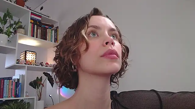 milly ross online show from February 21, 2025, 10:28 am