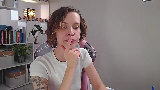 milly ross online show from February 7, 2025, 9:58 am