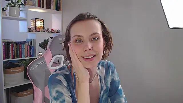 milly ross online show from February 25, 2025, 7:20 am