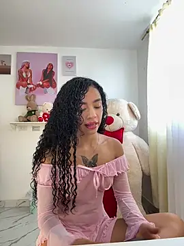 Snapshot of pretty_pettite chatting on May 17, 2026, 3:34 pm pretty pettite online show from May 17, 2026, 3:34 pm