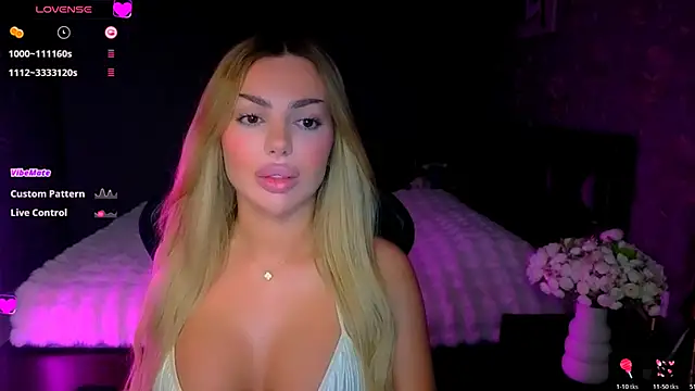 Snapshot of babyleilaa chatting on April 10, 2026, 8:49 pm babyleilaa online show from April 10, 2026, 8:49 pm
