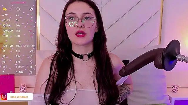 Flor delunaa online show from February 28, 2025, 6:41 pm