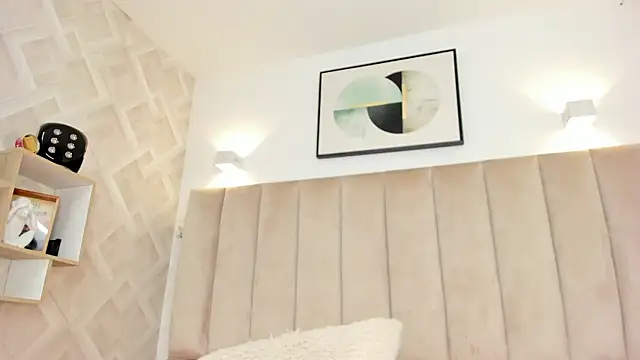 Snapshot of Anniie_Queen chatting on April 4, 2026, 4:08 am Anniie Queen online show from April 4, 2026, 4:08 am