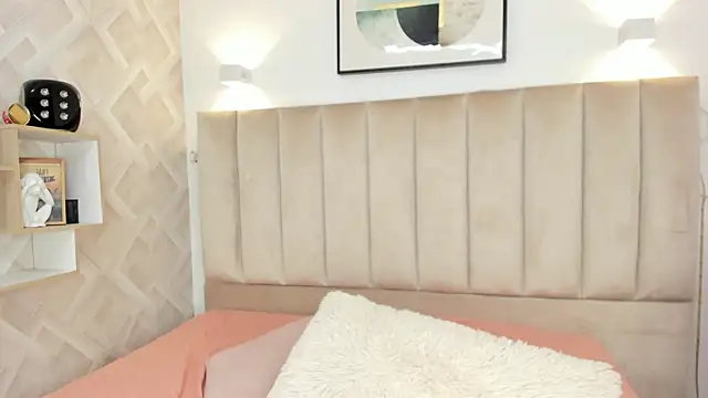 Snapshot of Anniie_Queen chatting on March 28, 2026, 3:51 am Anniie Queen online show from March 28, 2026, 3:51 am