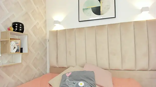 Snapshot of Anniie_Queen chatting on April 7, 2026, 3:08 am Anniie Queen online show from April 7, 2026, 3:08 am