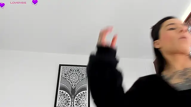 Snapshot of VeronicaTonu chatting on February 2, 2026, 6:29 pm VeronicaTonu online show from February 2, 2026, 6:29 pm