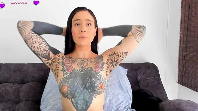 Snapshot of VeronicaTonu chatting on February 13, 2026, 2:06 pm VeronicaTonu online show from February 13, 2026, 2:06 pm