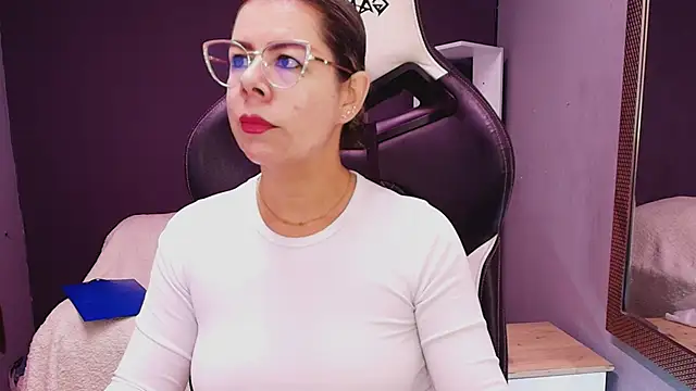 RamonaSimons online show from November 13, 2025, 5:39 pm