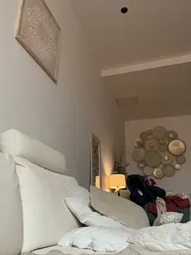 lyajoliee online show from March 6, 2026, 8:09 am