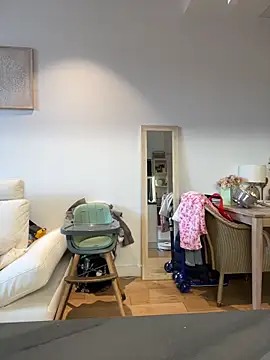 lyajoliee online show from April 17, 2026, 6:05 am